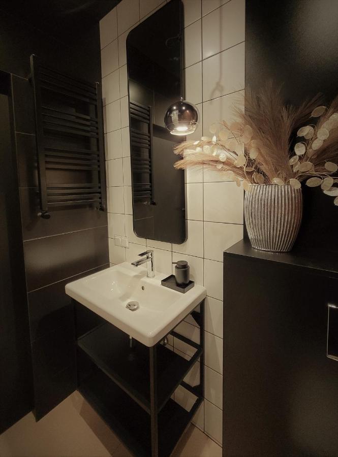 Park Apartament Z Duzym Tarasem - Proplace กอร์ซุฟเวียลคอปอลสกี ภายนอก รูปภาพ